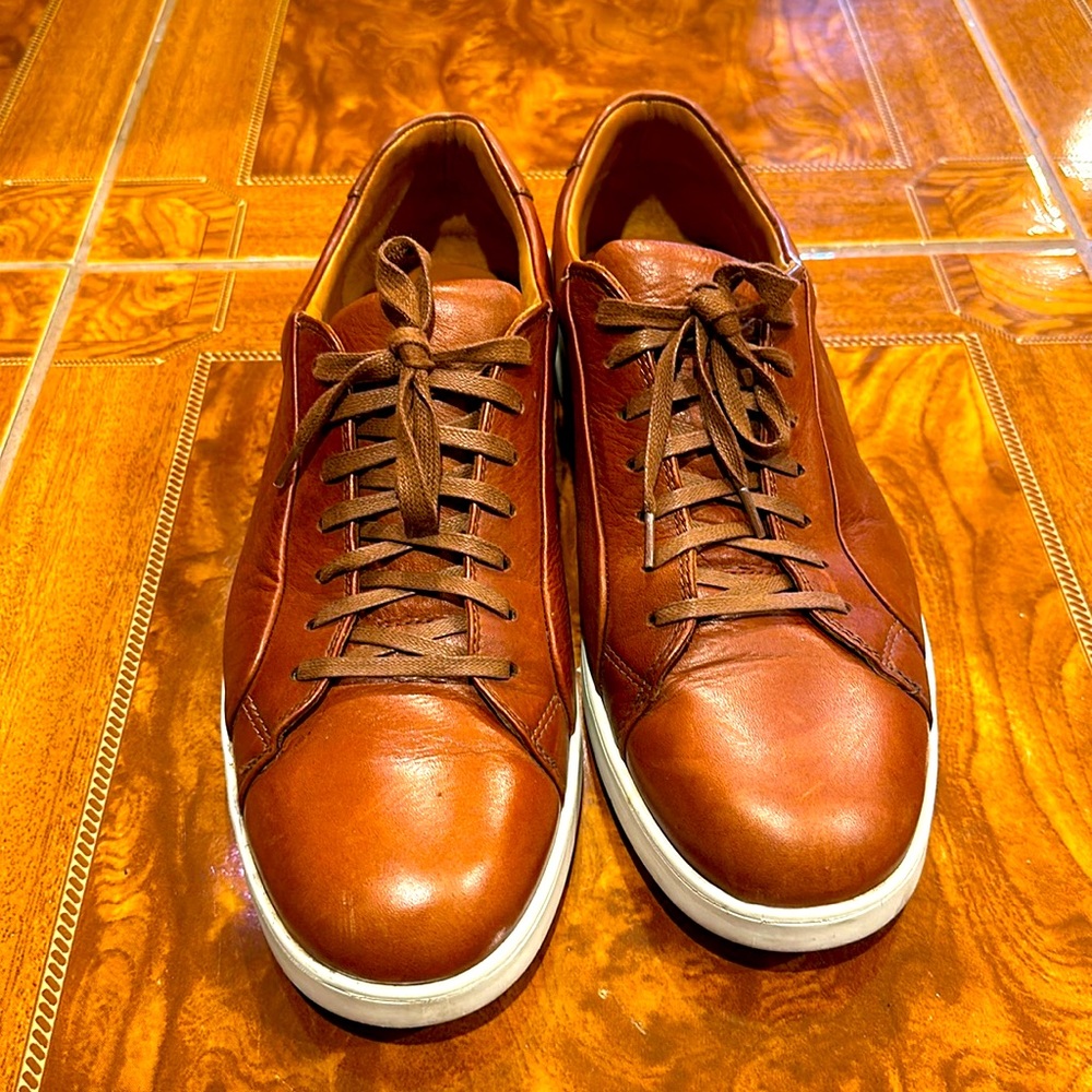 Premium leather sneakers!
